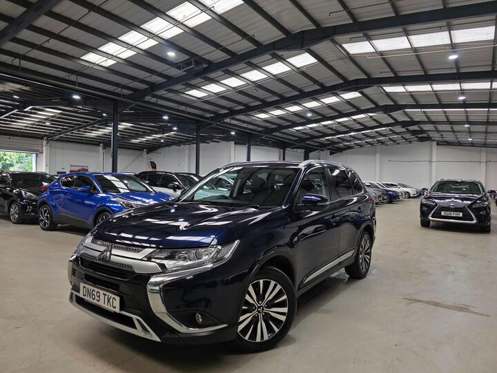 Mitsubishi Outlander 2.0 MIVEC Design CVT 4WD Euro 6 (s/s) 5dr Mitsubishi Outlander 2.0 MIVEC Design CVT 4WD Euro 6 (s/s) 5dr