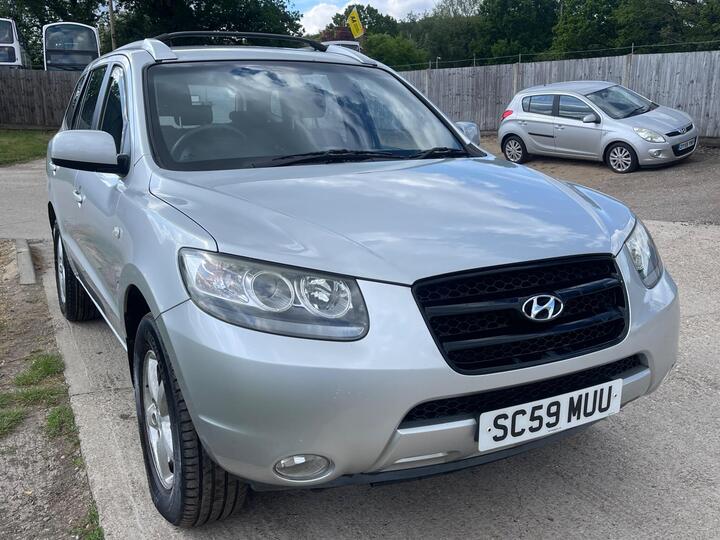 Hyundai Santa Fe 2.2 CRTD GSI Auto 4WD Euro 3 5dr (5 Seat) Hyundai Santa Fe 2.2 CRTD GSI Auto 4WD Euro 3 5dr (5 Seat)