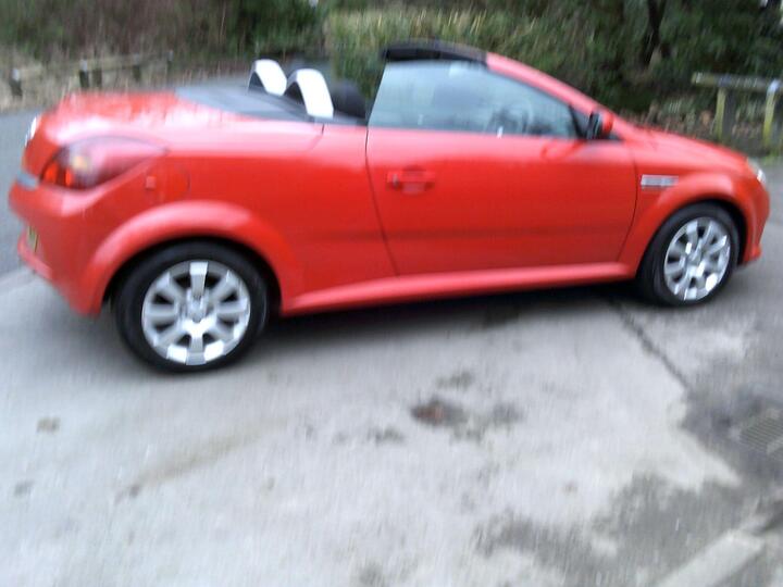 Vauxhall Tigra 1.4i 16v Cabriolet Easytronic 2dr