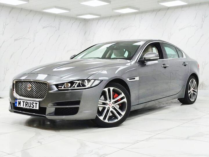 Jaguar XE 2.0i Portfolio Auto Euro 6 (s/s) 4dr