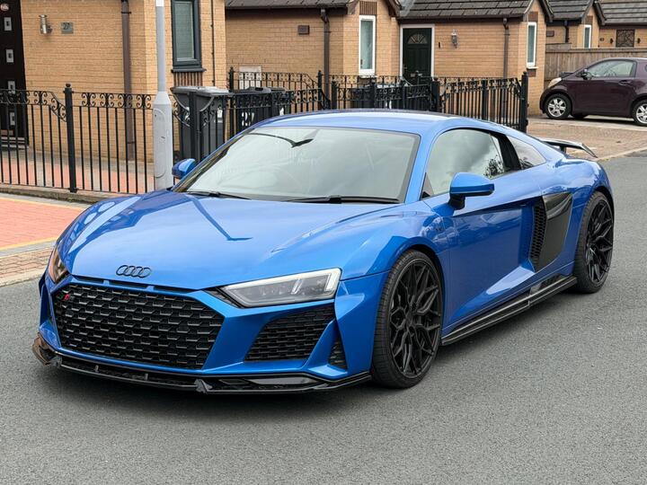 Audi R8 5.2 FSI V10 S Tronic Euro 6 (s/s) 2dr