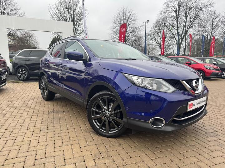 Nissan Qashqai 1.6 DCi Tekna 2WD Euro 5 (s/s) 5dr Nissan Qashqai 1.6 DCi Tekna 2WD Euro 5 (s/s) 5dr