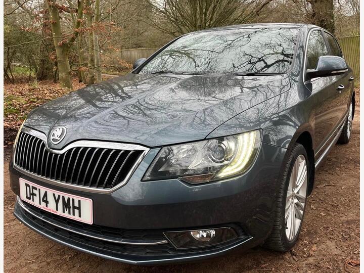 Skoda Superb 2.0 TDI Elegance 4WD Euro 5 (s/s) 5dr
