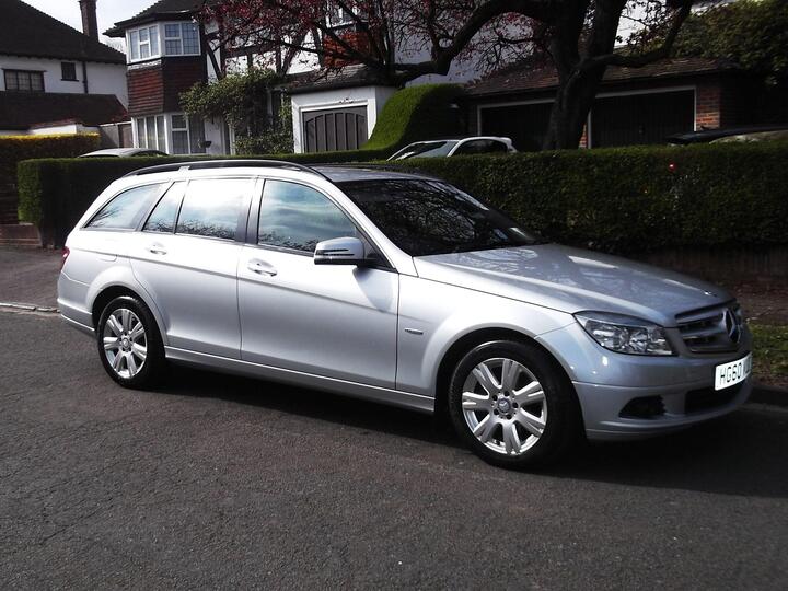 Mercedes-Benz C Class 1.8 C180 BlueEfficiency Executive SE Auto Euro 5 5dr
