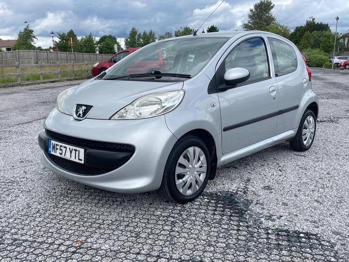 Peugeot 107 1.0 12V Urban Euro 4 5dr Peugeot 107 1.0 12V Urban Euro 4 5dr