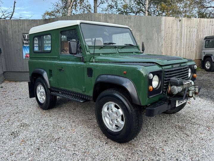 Land Rover Defender 90 2.5 TDi County Station Wagon 3dr Land Rover Defender 90 2.5 TDi County Station Wagon 3dr