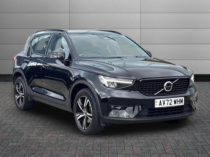Volvo XC40 2.0 B3 MHEV Plus Dark DCT Auto Euro 6 (s/s) 5dr