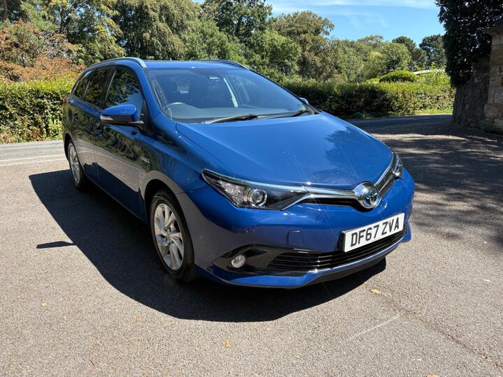 Toyota Auris 1.8 VVT-h Icon Tech Touring Sports CVT Euro 6 (s/s) 5dr