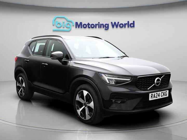 Volvo XC40 2.0 B3 MHEV Plus Dark DCT Auto Euro 6 (s/s) 5dr