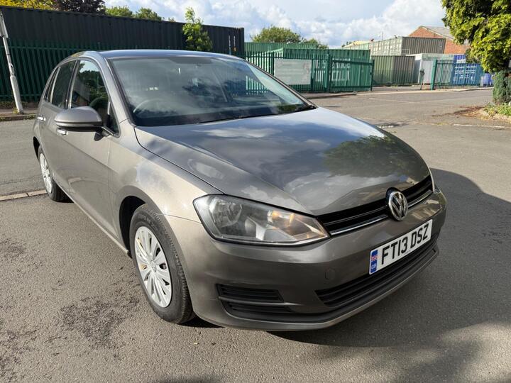 Volkswagen Golf 1.6 TDI BlueMotion Tech S Euro 5 (s/s) 5dr Volkswagen Golf 1.6 TDI BlueMotion Tech S Euro 5 (s/s) 5dr