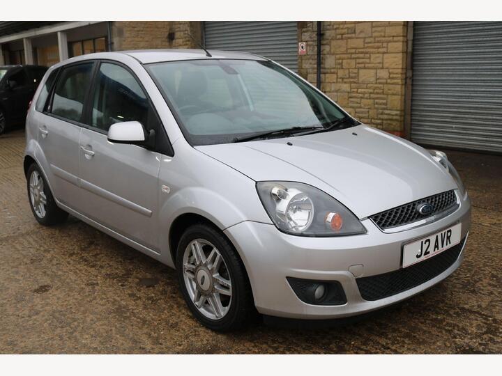 Ford Fiesta 1.6 Ghia 5dr