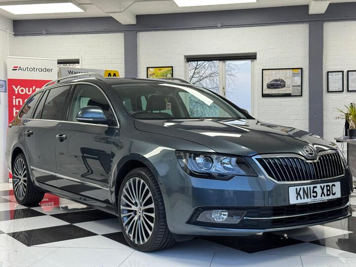 Skoda Superb 2.0 TDI Laurin & Klement DSG Euro 5 (s/s) 5dr Skoda Superb 2.0 TDI Laurin & Klement DSG Euro 5 (s/s) 5dr