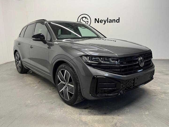 Volkswagen Touareg 3.0 TDI V6 Black Edition Tiptronic 4Motion Euro 6 (s/s) 5dr