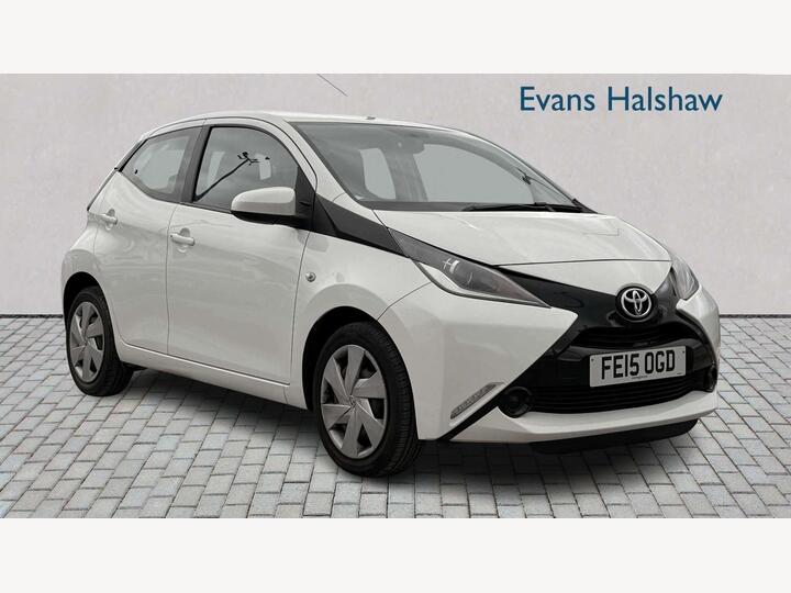 Toyota AYGO HATCHBACK 1.0 VVT-i X-play Euro 5 5dr Euro 5 Toyota AYGO HATCHBACK 1.0 VVT-i X-play Euro 5 5dr Euro 5