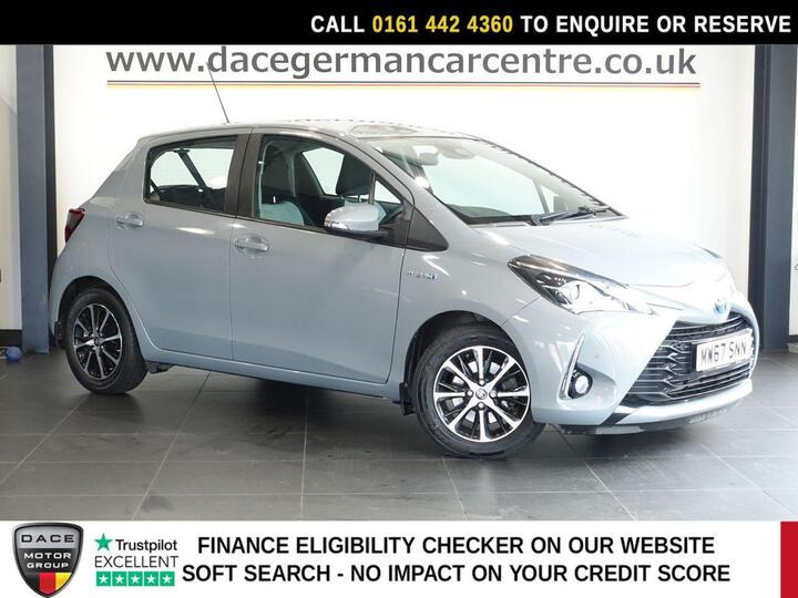 Toyota YARIS 1.5 VVT-h Icon Tech E-CVT Euro 6 (s/s) 5dr