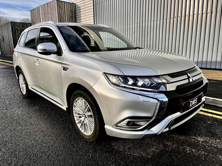 Mitsubishi Outlander 2.4h TwinMotor 13.8kWh 4h CVT 4WD Euro 6 (s/s) 5dr