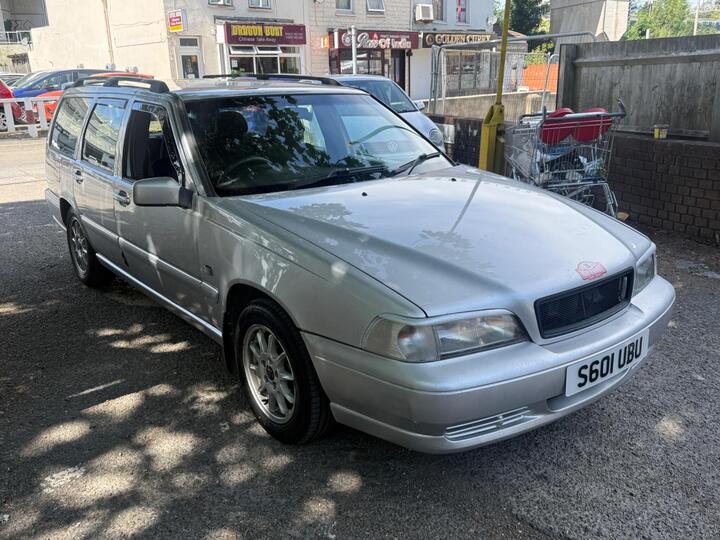 Volvo V70 2.5 10v 5dr
