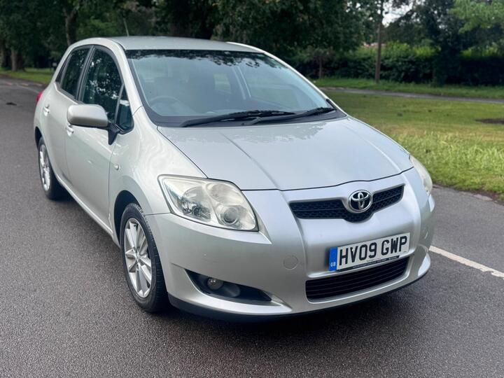 Toyota Auris 1.33 VVT-i TR (s/s) 5dr