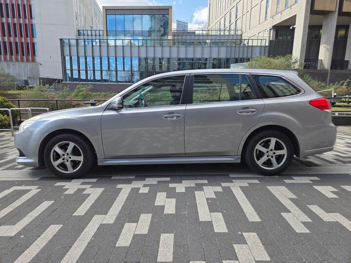 Subaru Legacy 2.0 ES Sport Tourer Lineartronic 4WD Euro 5 5dr (SNav)