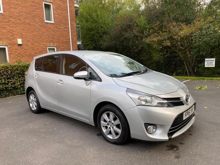 Toyota Verso 1.6 D-4D Icon Euro 6 (s/s) 5dr Toyota Verso 1.6 D-4D Icon Euro 6 (s/s) 5dr