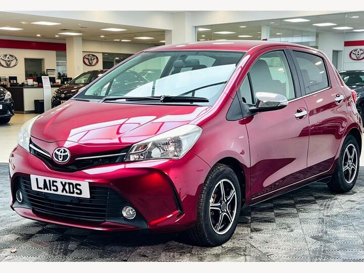 Toyota Yaris 1.33 Dual VVT-i Icon Multidrive S Euro 5 5dr Euro 5 Toyota Yaris 1.33 Dual VVT-i Icon Multidrive S Euro 5 5dr Euro 5