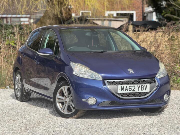 Peugeot 208 1.2 VTi Allure Euro 5 5dr