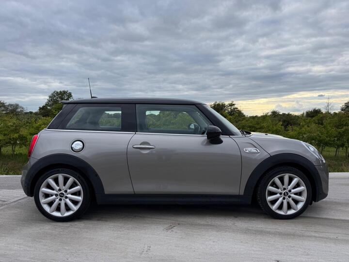 MINI Hatch 2.0 Cooper S Classic Steptronic Euro 6 (s/s) 3dr