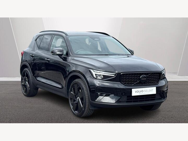 Volvo XC40 2.0 B3 MHEV Plus Black Edition DCT Auto Euro 6 (s/s) 5dr