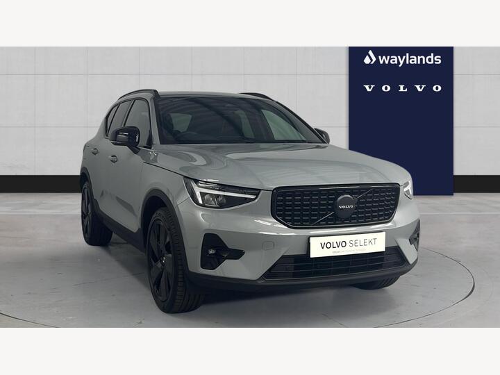 Volvo XC40 2.0 B3 MHEV Plus Black Edition DCT Auto Euro 6 (s/s) 5dr