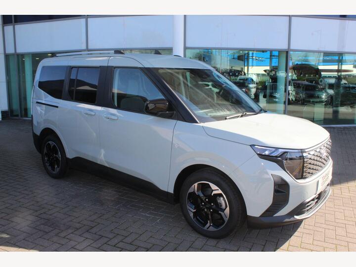 Ford E-Tourneo Courier 43kWh Titanium Auto 5dr