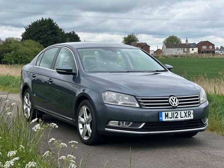 Volkswagen PASSAT 2.0 TDI BlueMotion Tech SE Euro 5 (s/s) 4dr