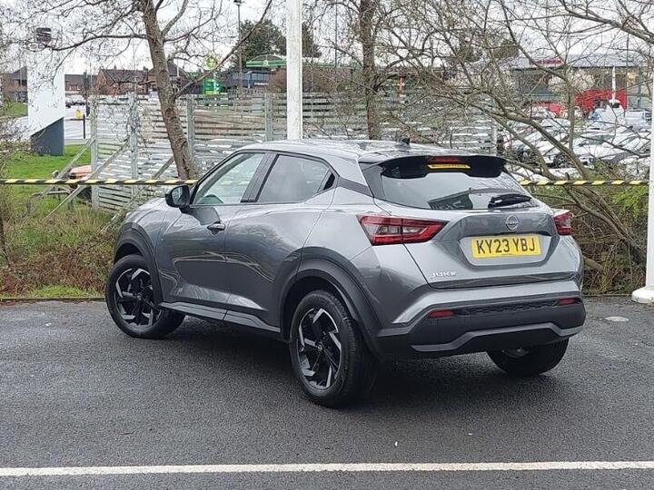 Nissan Juke 1.0 DIG-T N-Connecta Euro 6 (s/s) 5dr Nissan Juke 1.0 DIG-T N-Connecta Euro 6 (s/s) 5dr