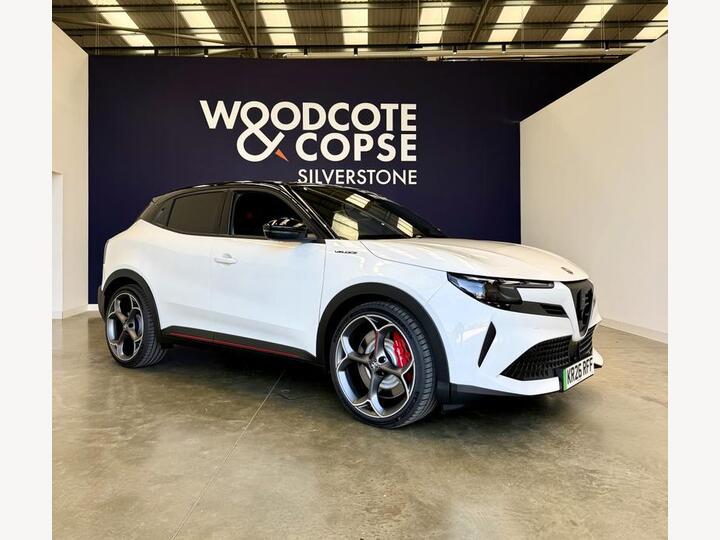 Alfa Romeo Junior 54kWh Elettrica Veloce Auto 5dr