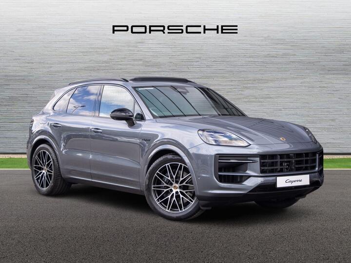 Porsche Cayenne 3.0 V6 E-Hybrid 25.9kWh Black Edition TiptronicS 4WD Euro 6 (s/s) 5dr