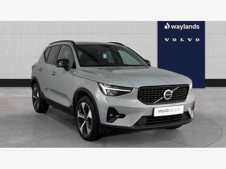 Volvo XC40 2.0 B4 MHEV Plus Dark DCT Auto Euro 6 (s/s) 5dr