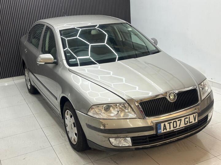 Skoda Octavia 1.6 FSI Ambiente Tiptronic Euro 4 5dr