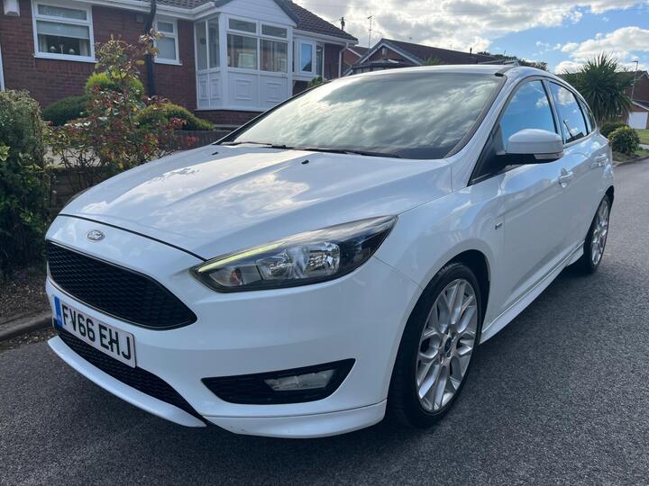 Ford Focus 1.0T EcoBoost ST-Line Euro 6 (s/s) 5dr