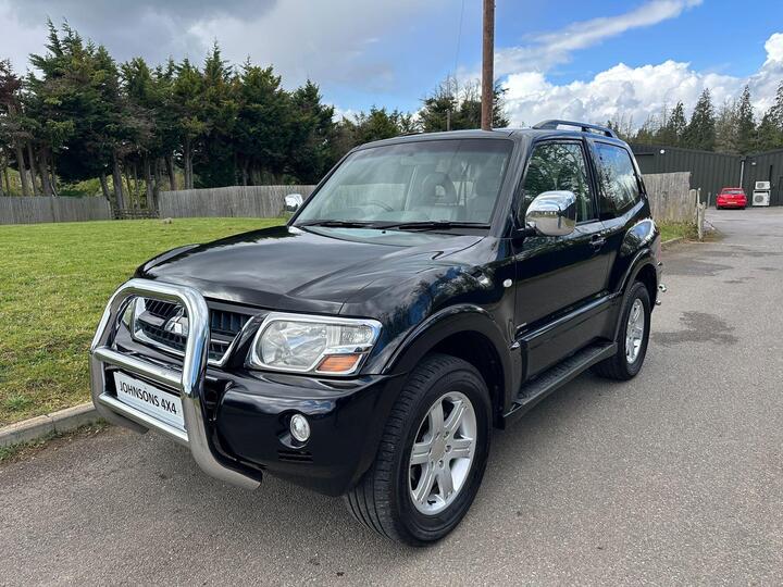 Mitsubishi Shogun 3.5 V6 Warrior 3dr Mitsubishi Shogun 3.5 V6 Warrior 3dr
