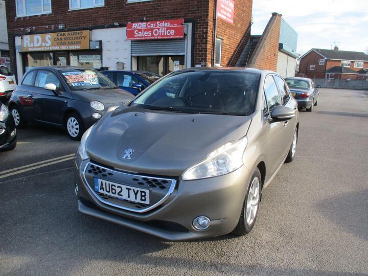 Peugeot 208 1.4 E-HDi Allure EGC Euro 5 (s/s) 5dr