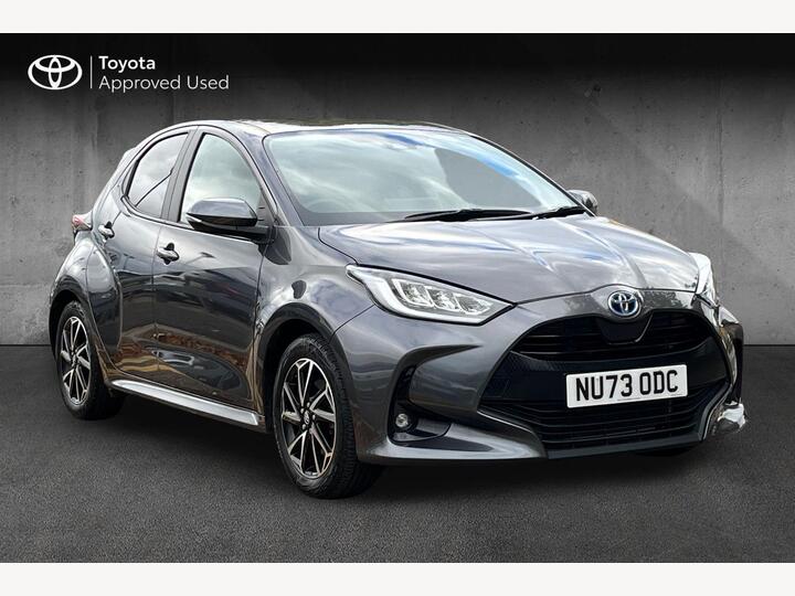 Toyota Yaris 1.5 VVT-h Design E-CVT Euro 6 (s/s) 5dr