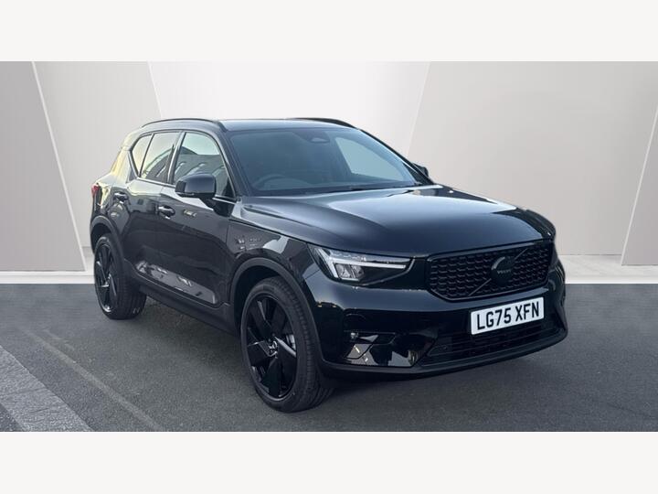 Volvo XC40 2.0 B3 MHEV Plus Black Edition DCT Auto Euro 6 (s/s) 5dr