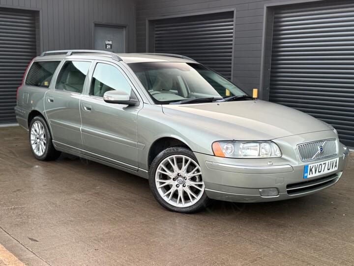 Volvo V70 2.4 D5 SE 5dr