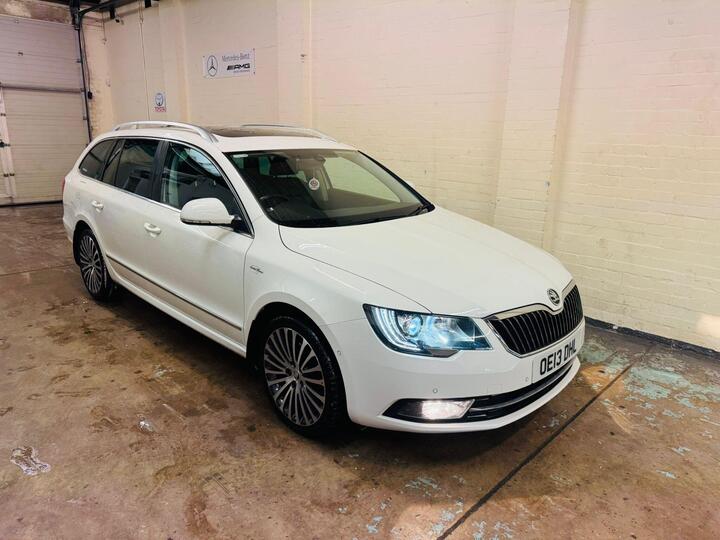 Skoda Superb 2.0 TDI Laurin & Klement DSG Euro 5 (s/s) 5dr