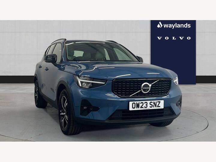 Volvo XC40 2.0 B4 MHEV Plus Dark DCT Auto Euro 6 (s/s) 5dr