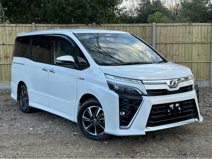 Toyota VOXY 2020