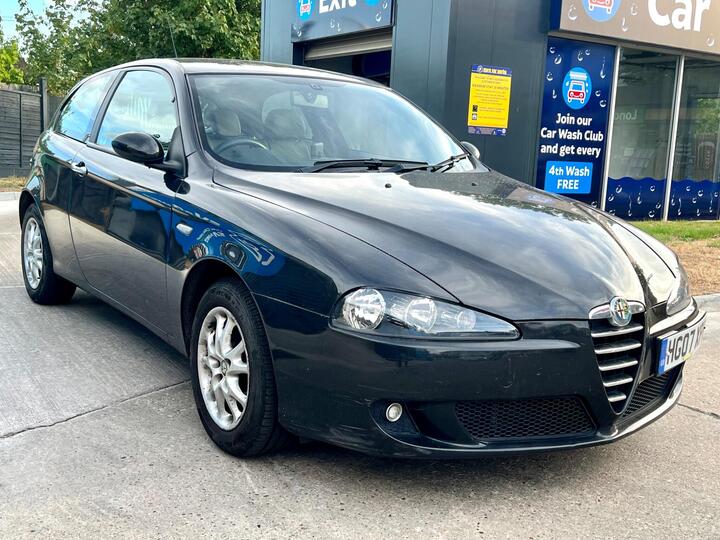 Alfa Romeo 147 1.6 T.Spark Lusso 3dr