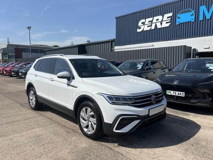 Volkswagen TIGUAN ALLSPACE 1.5 TSI Life DSG Euro 6 (s/s) 5dr Volkswagen TIGUAN ALLSPACE 1.5 TSI Life DSG Euro 6 (s/s) 5dr