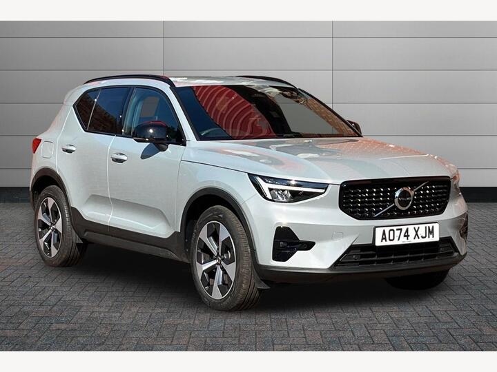 Volvo XC40 2.0 B4 MHEV Plus Dark DCT Auto Euro 6 (s/s) 5dr