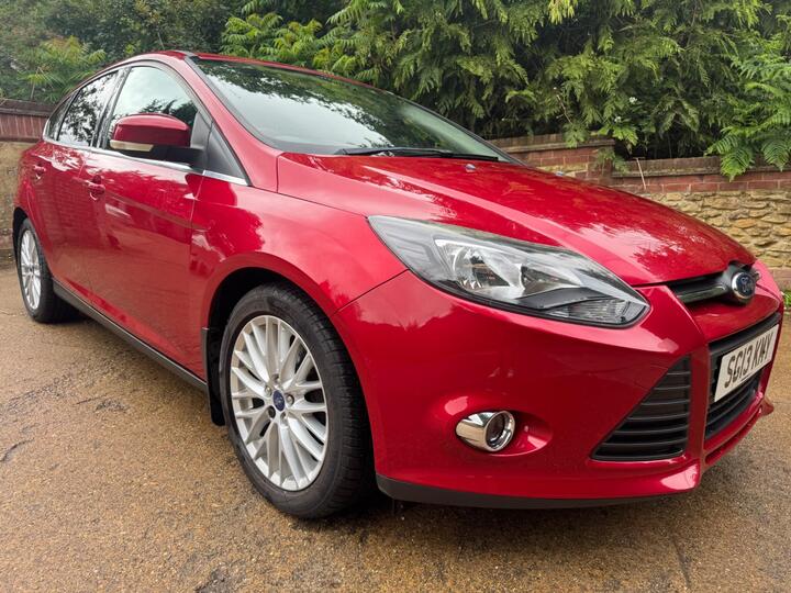 Ford Focus 1.0T EcoBoost Zetec Euro 5 (s/s) 5dr