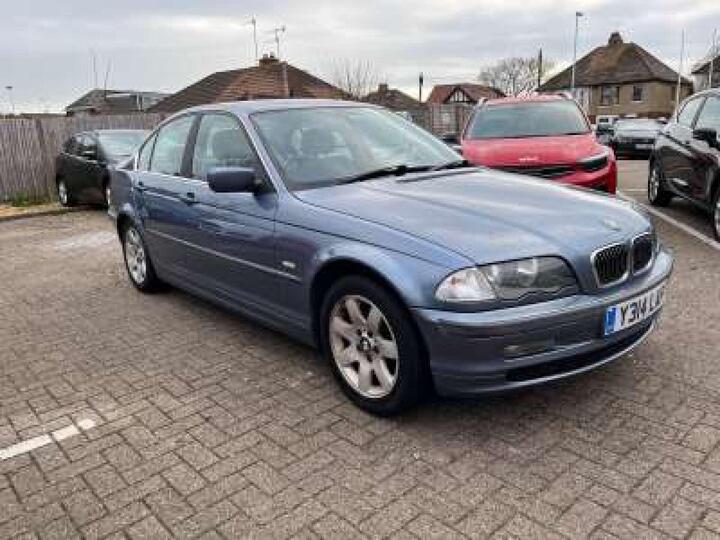 BMW 3 SERIES 2.2 320i SE 4dr